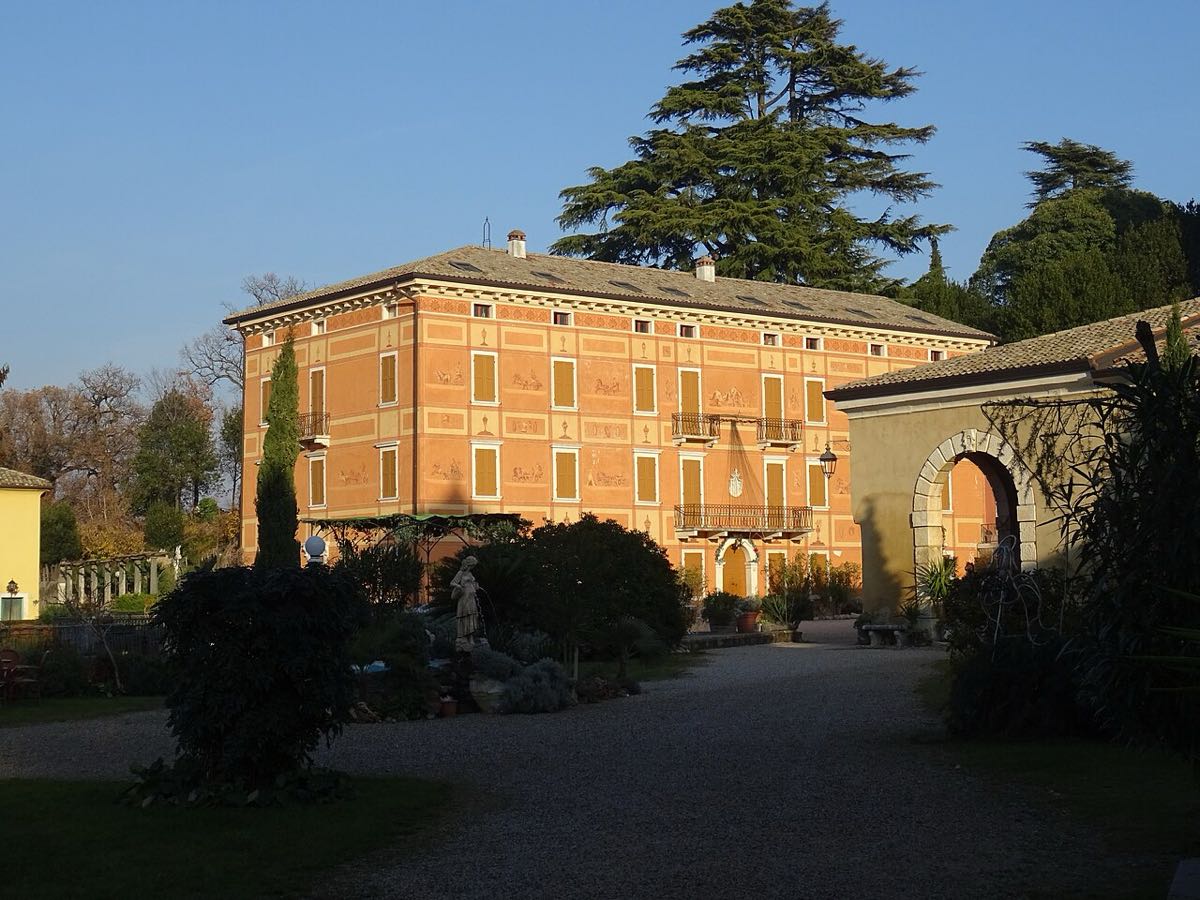 Historische Villa in Albarè