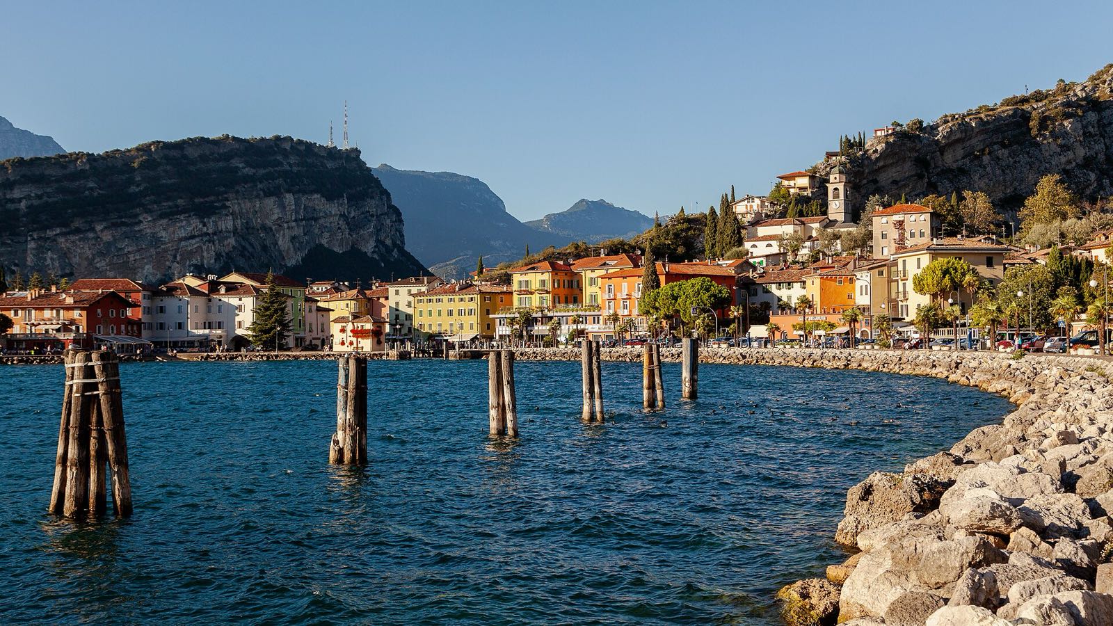 Der Hafen von Torbole am Nordufer